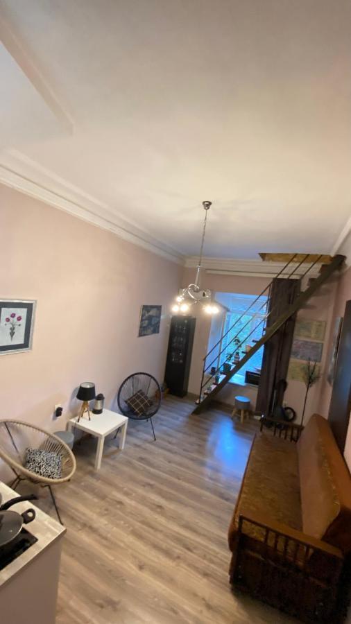 Art Apartment In Kala Tbilisi Historic District Exterior photo